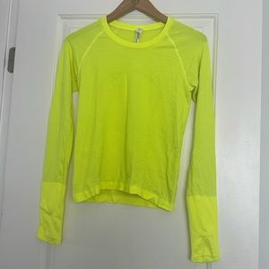 Lululemon Swiftly Top - Race Length Highlighter Yellow size 6